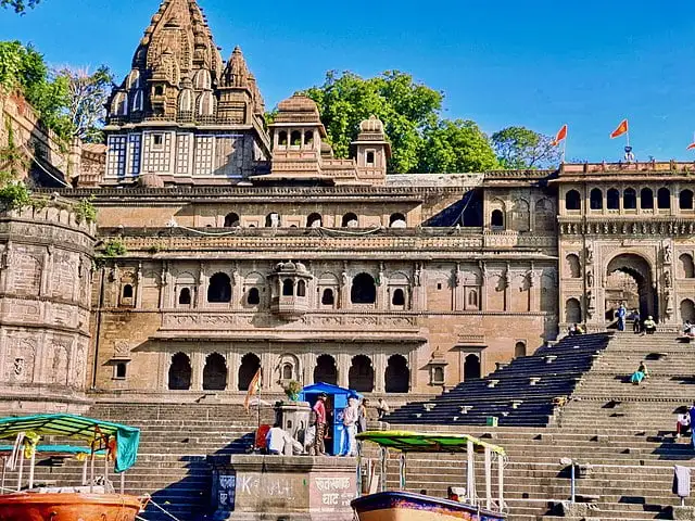 0102321_Maheshwar_Ghats_and_Fort_Ahilya_Bai_Monuments_Madhya_Pradesh_055