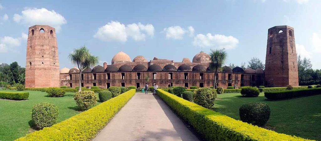 1200px-Katra_Masjid_panoramic_view (1)