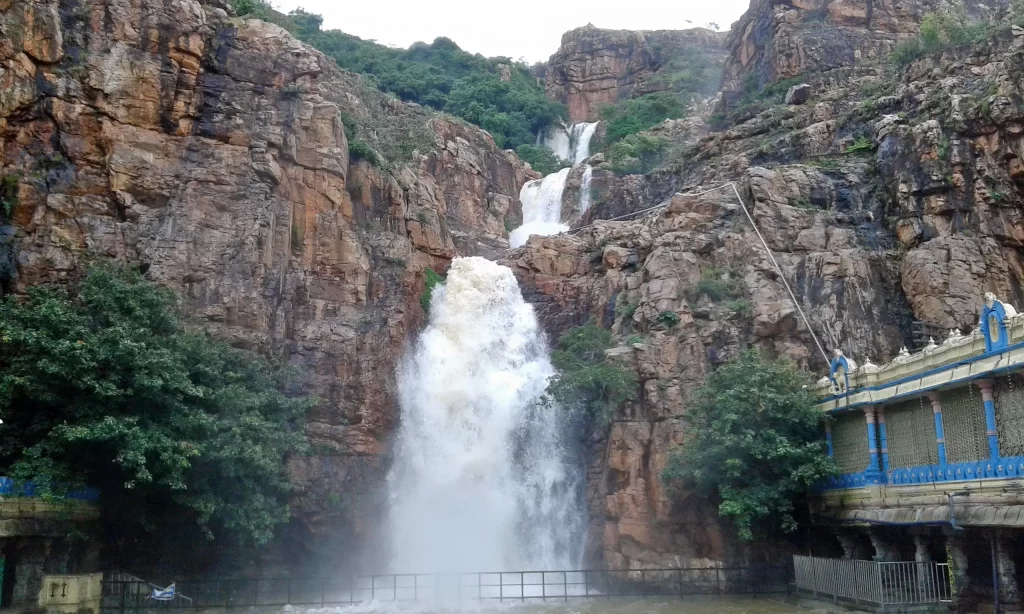 65mmvul3vmmkz3ufuqpactzug8nu_Kapila_Theertham_waterfalls_Tirupati_2015_1