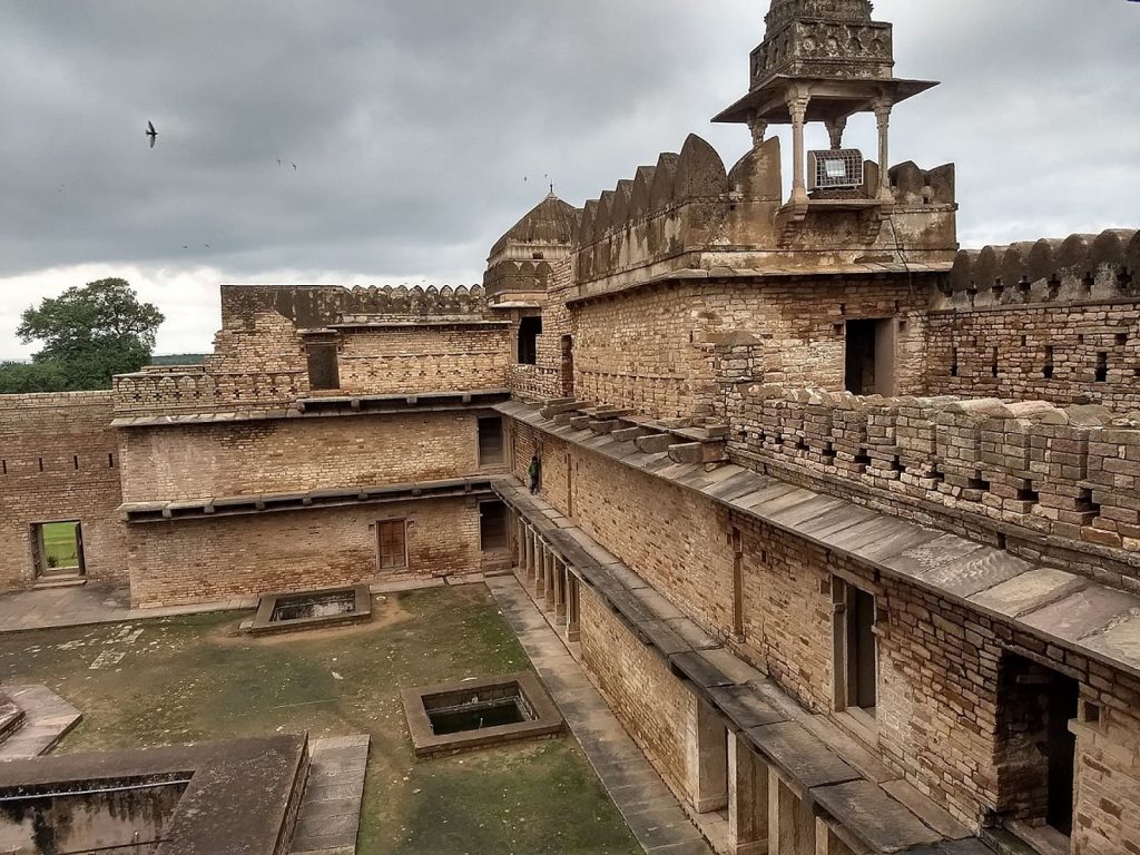 Chanderi-Fort-Palace