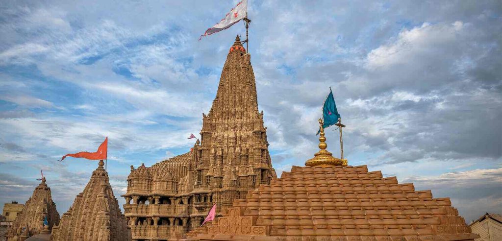 Dwarkadhish-Temple-gujarat (2)