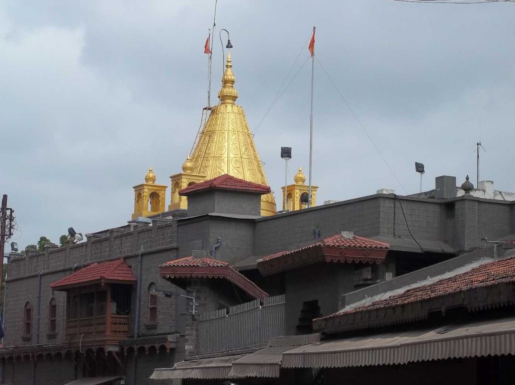 Shirdi-Sai-Baba-Temple-Maharashtra-1_TemplePurohit (1)