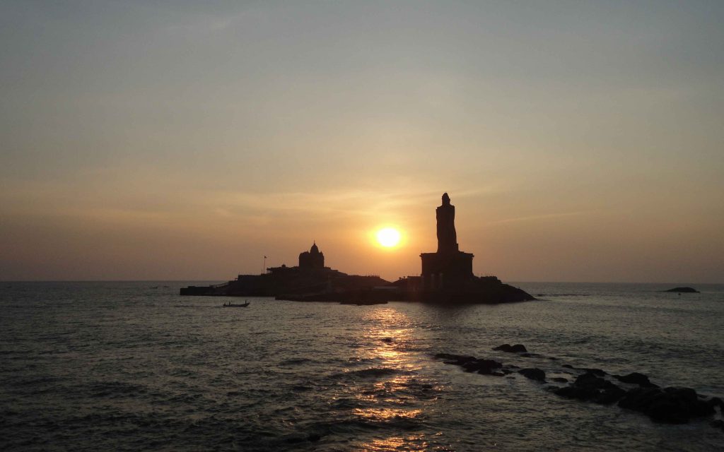 Statue_of_Thiruvalluvar_and_Vivekananda_Rock_Memorial (1)