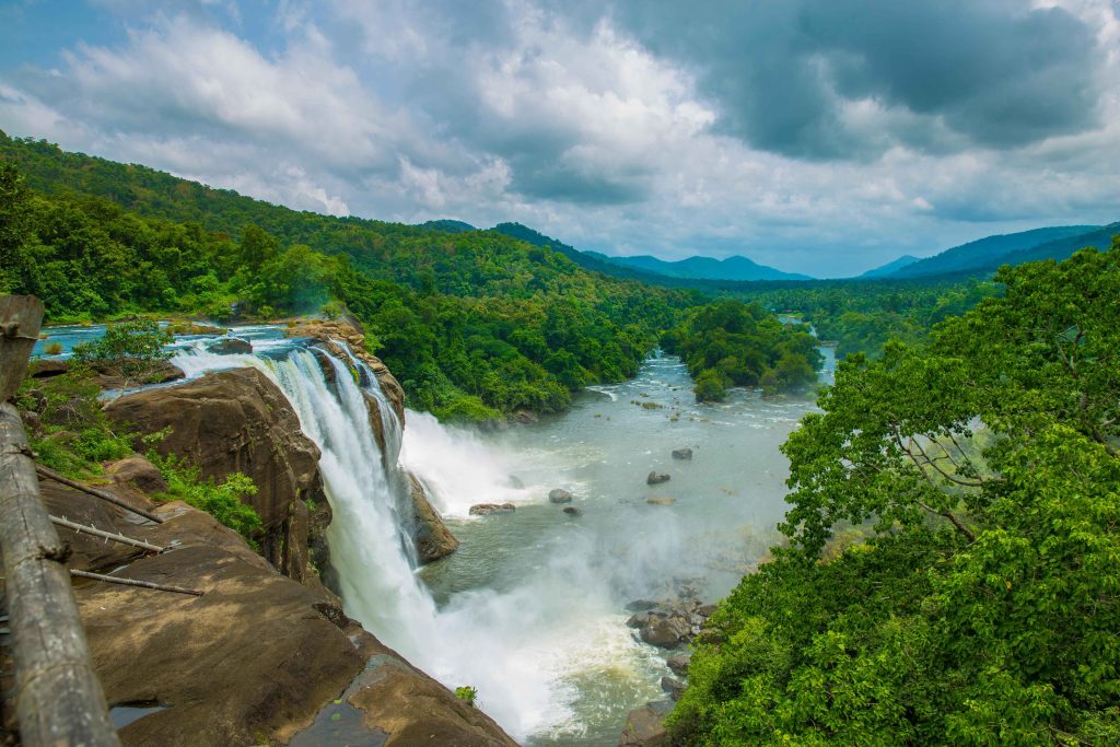 The_View_of_the_Athirapally_Falls_during_the_onset_of_Monsoon (1)