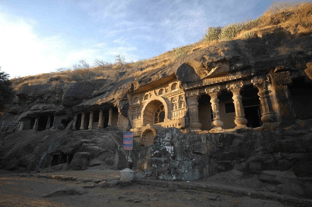 pandav-caves