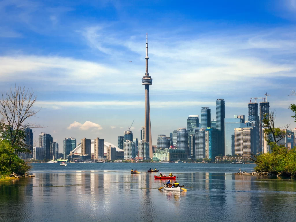 CN-Tower_GettyImages-615764386